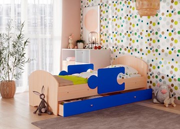 Кровать детская с бортиками и ящиком ТМК Мозайка, корпус Млечный дуб/фасад Синий (щиты) в Липецке