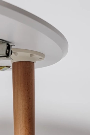 Кухонный стол круглый Белая Эмаль д. 90 см МДФ ножки светлый орех в Липецке - изображение 2